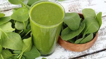 Nước ép từ cải bó xôi thơm ngon và giàu dinh dưỡng nhất