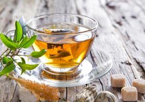 Trà đinh lăng hỗ trợ ngủ ngon tốt nhất hiện nay
